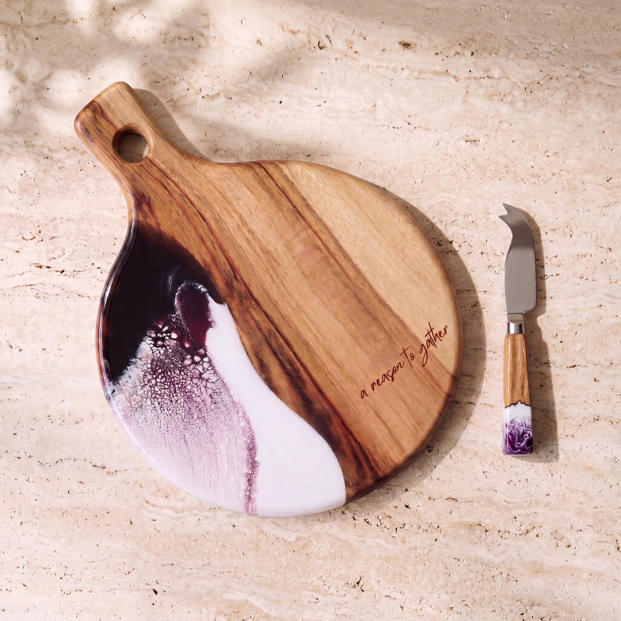 Gourmet Duo Gift Box in Lilac - Flat lay of the round board and cheese knife