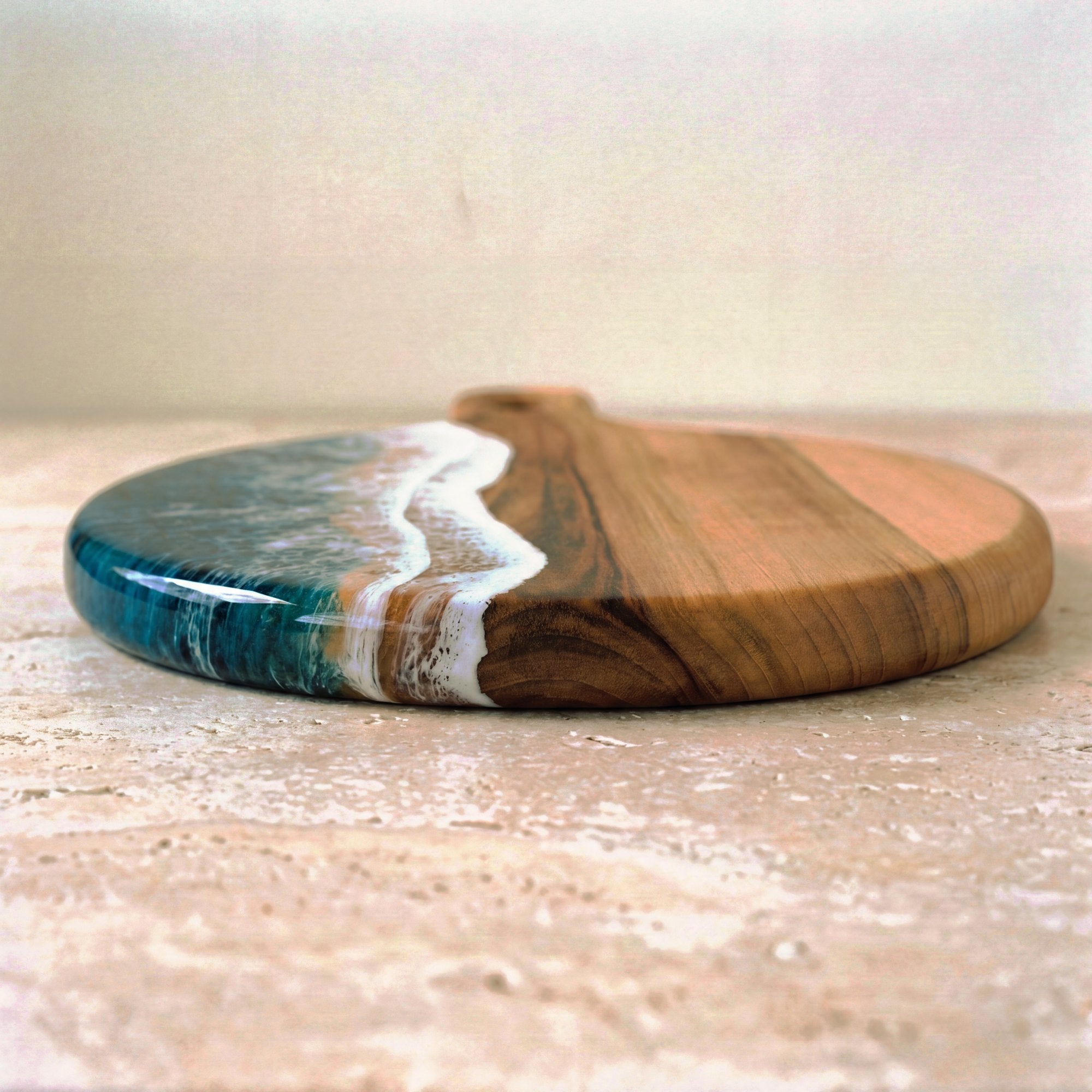 Gourmet Duo Gift Box in Seascape - Round board side profile