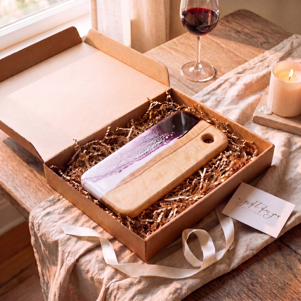 Small Resin Board in Lilac - Gift box presentation