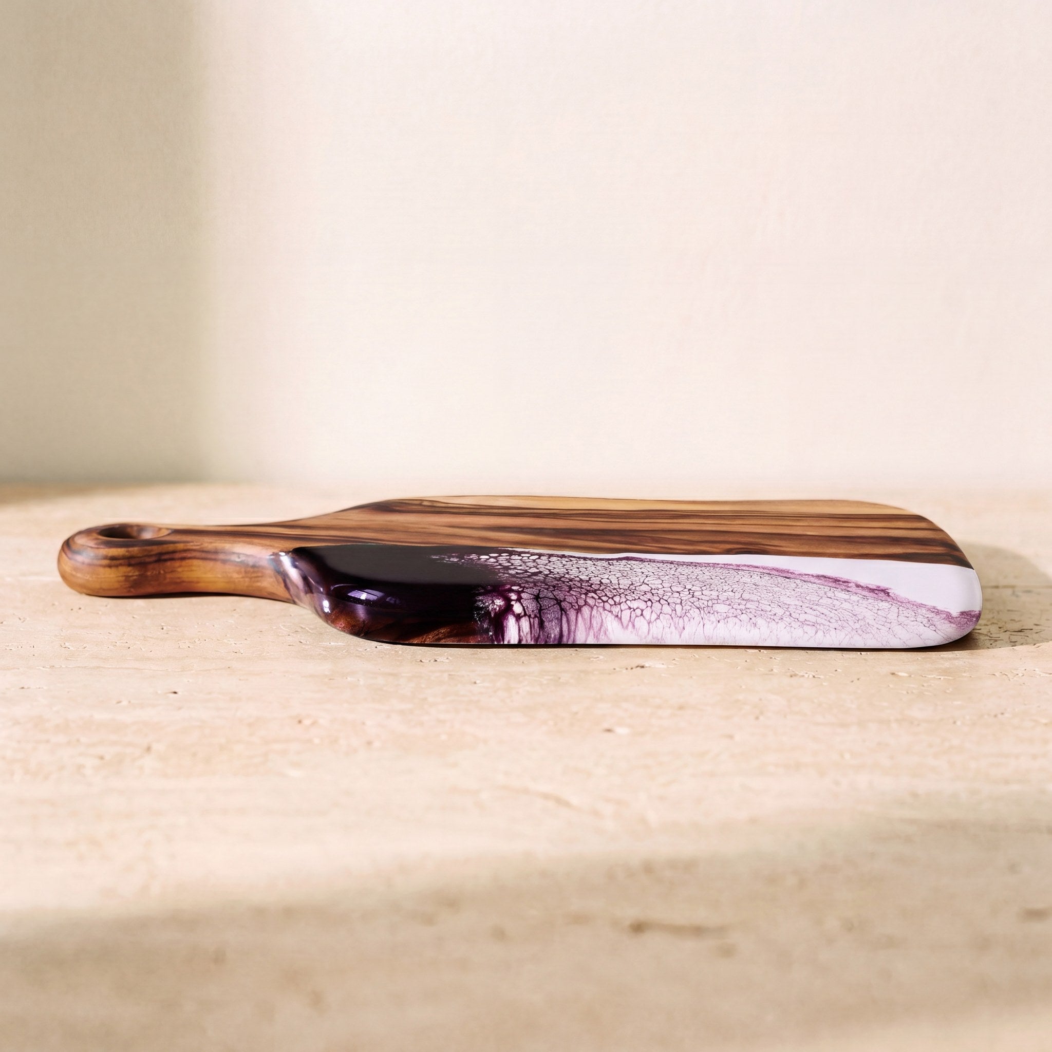 Medium Resin Paddle Board in Lilac - Side profile showing the resin edge #colour_lilac