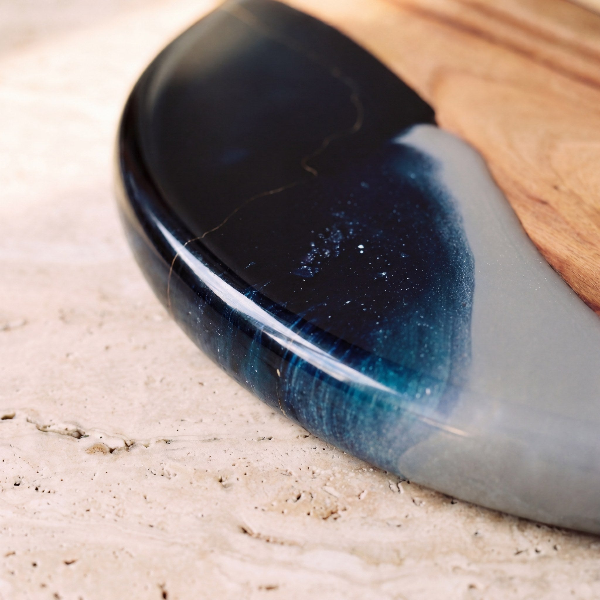 Round Resin Paddle in Slate - Close-up of resin colour detail and natural Camphor Laurel grain #colour_slate
