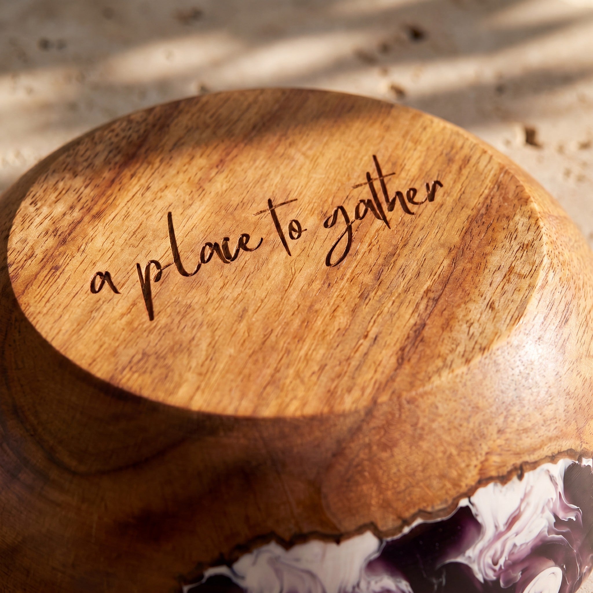 Resin Bowl in Lilac - close-up of the personalised engraving #colour_lilac