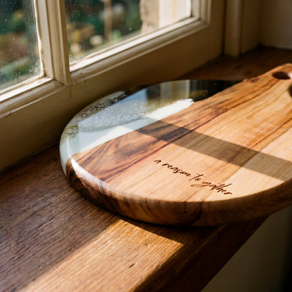 Gourmet Duo Gift Box in Sage Green - Round board engraving detail 