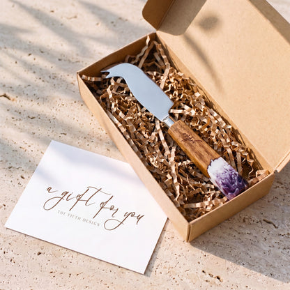 Resin Cheese Knife in Lilac - gift box presentation #colour_lilac