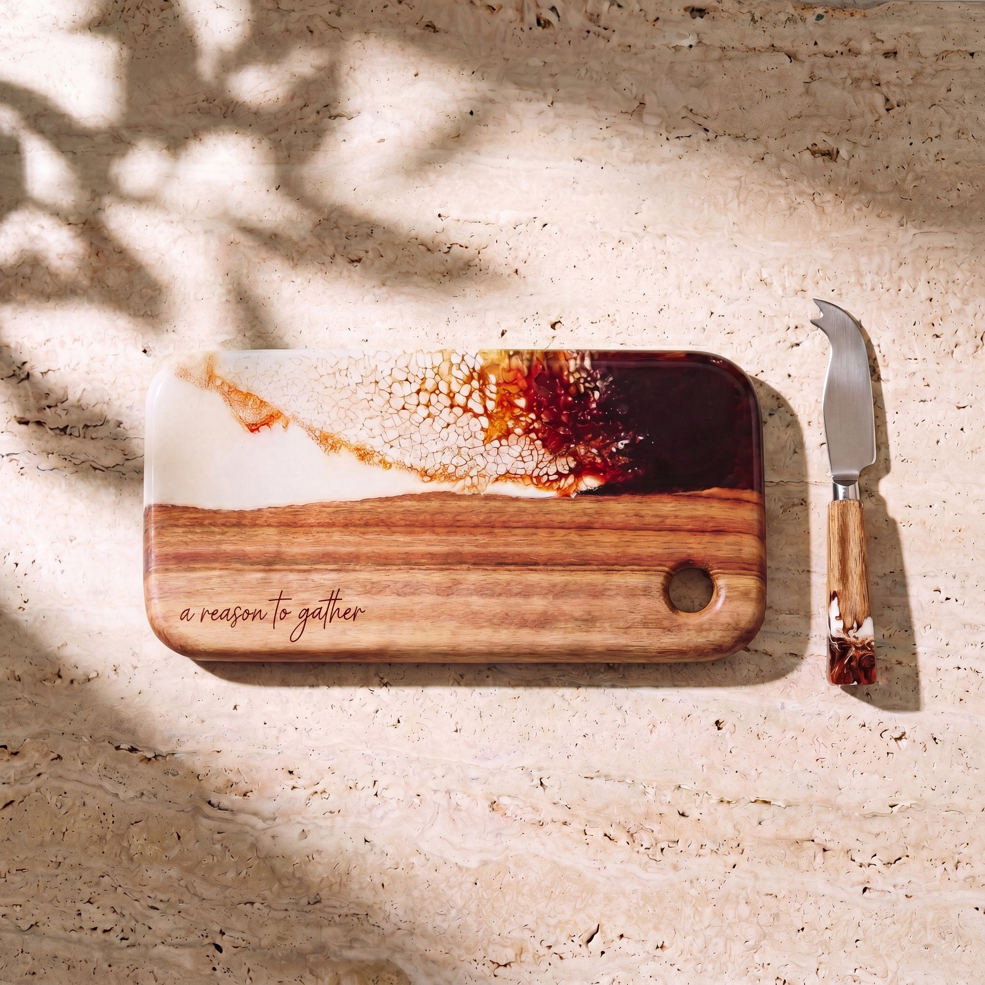 Nibbles Gift Box in Burnt Ivory - Flat lay of the board and cheese knife 