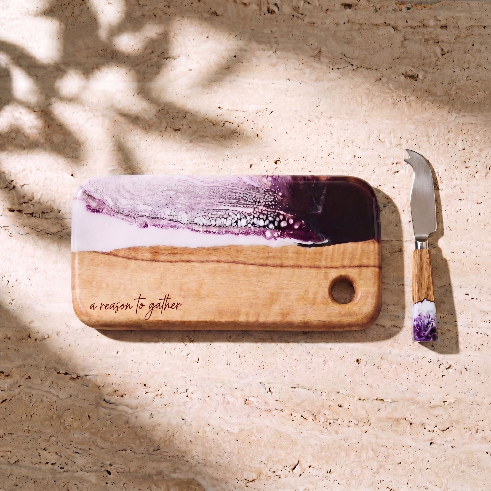 Nibbles Gift Box in Lilac - Flat lay of the board and cheese knife 