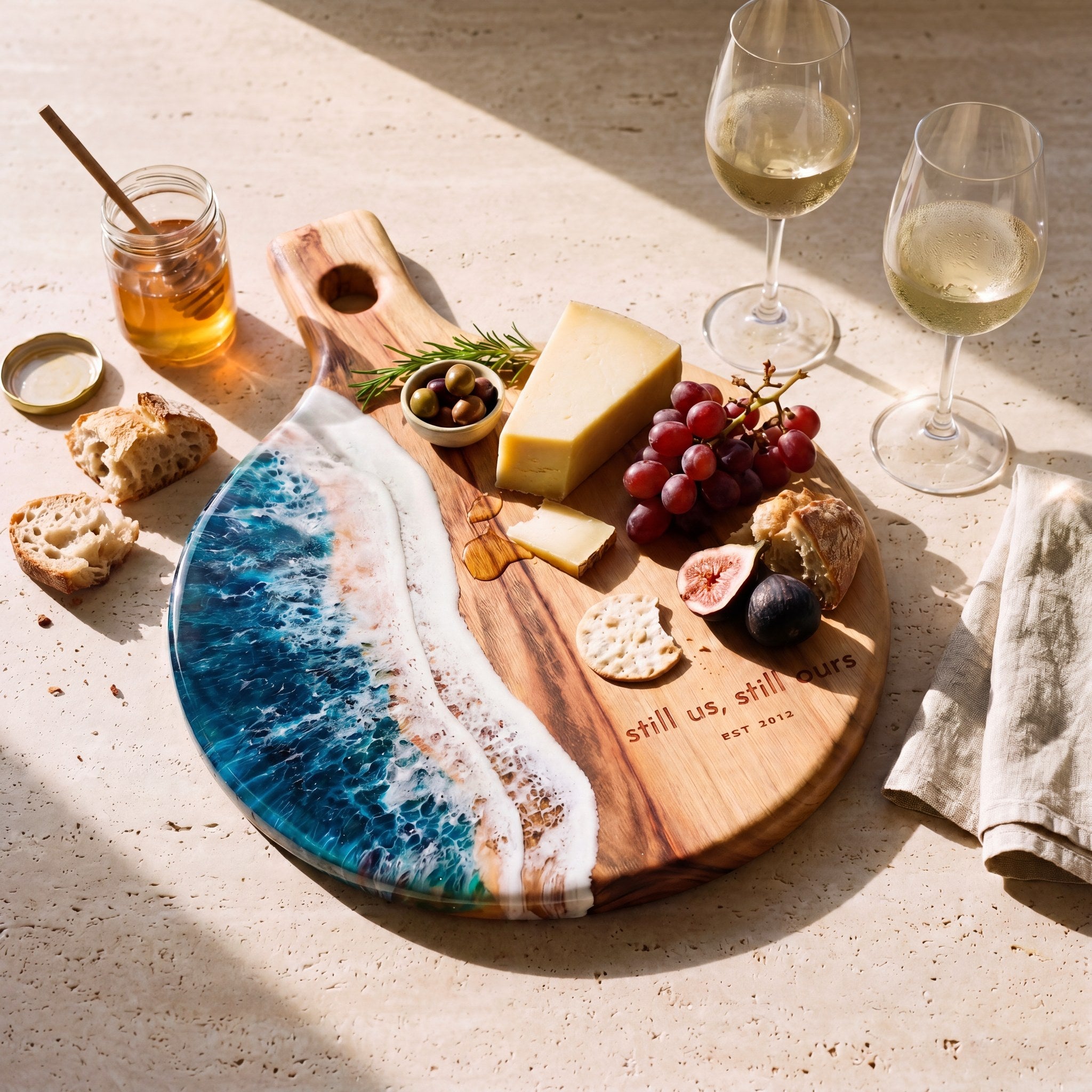 Round Resin Paddle in Seascape - Alternative styled scene #colour_seascape