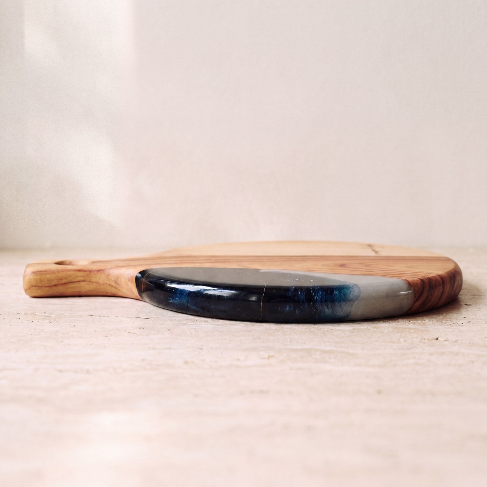 Round Resin Paddle in Slate - Gift wrapping presentation with TFD branded packaging #colour_slate